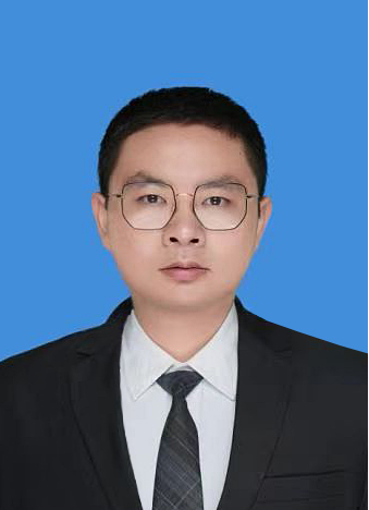黄恳廷图片1.png